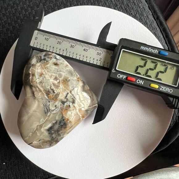 Volcano Agate Crystal‎ Heart Carving UV Reactive (#1) - Picture 8 of 12